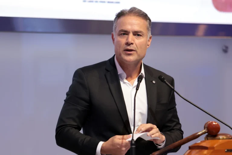 Ministro dos Transportes diz que vai de caminhão para COP30: “Incentivo”