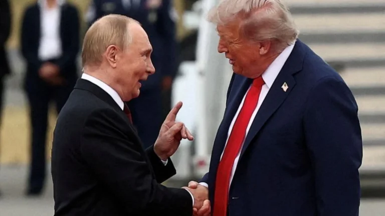 Como a cúpula entre Trump e Putin se transformou em sanções a Rússia?
