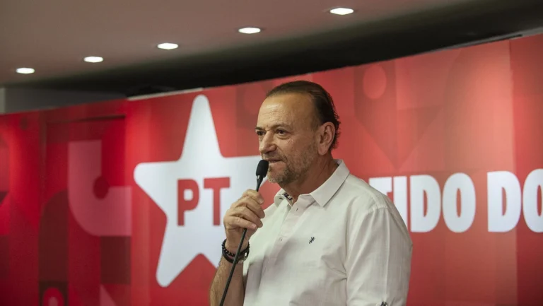 Presidente do PT chama decisão do STF de vitória da democracia