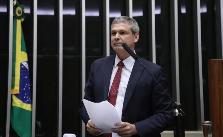 Lindbergh critica quarta versão do relatório de Derrite do PL Antifacção