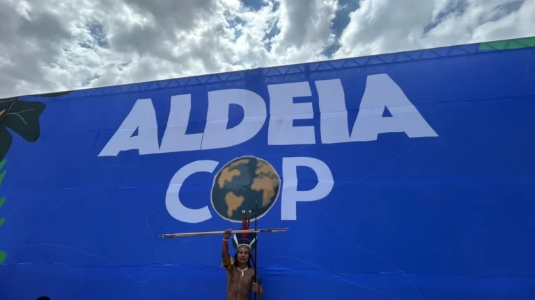 Aldeia COP30 reúne mais de 3 mil indígenas em Belém