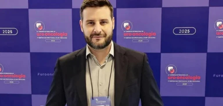 ‘Você se foi em meus braços’, diz amigo de torcedor que morreu em Lima