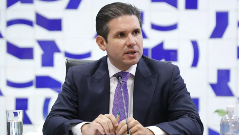 Hugo diz que consultará jurídico da Câmara sobre mandato de Ramagem
