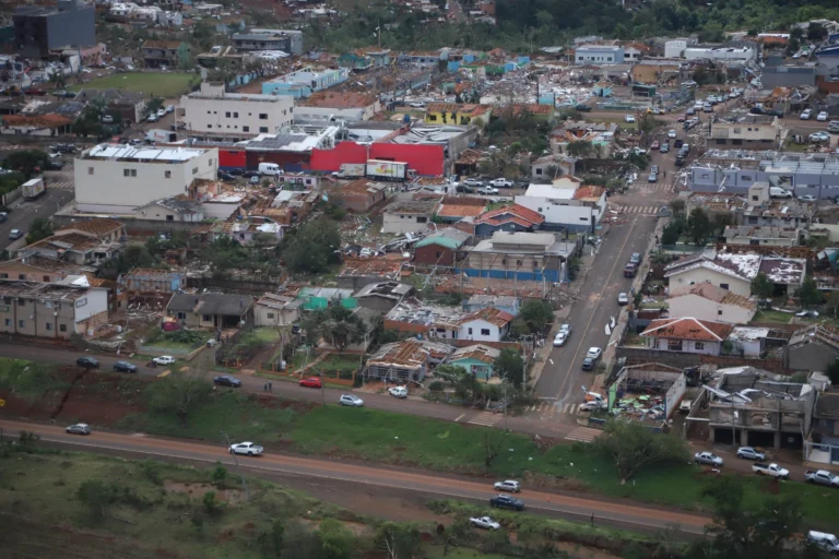 Governo federal reconhece calamidade em cidade destruída por tornado