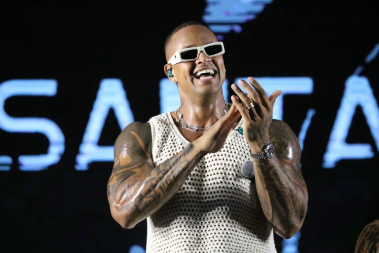 Léo Santana adia show por conta das chuvas em Salvador