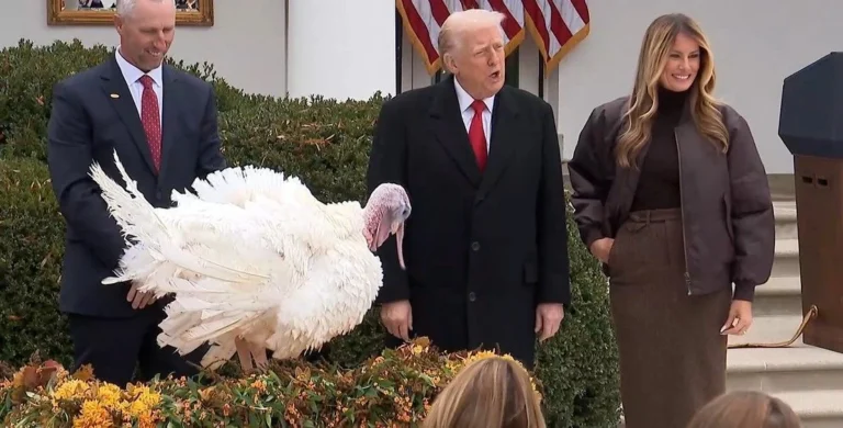 Trump perdoa perus em tradição do Dia de Ação de Graças