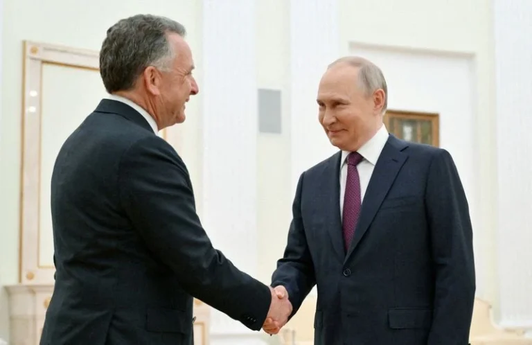 Trump diz que só fará reunião com Putin e Zelensky após acordo de paz