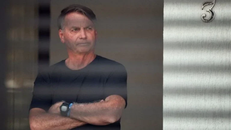 Bolsonaro pede a Moraes visitas de Caiado e Derrite