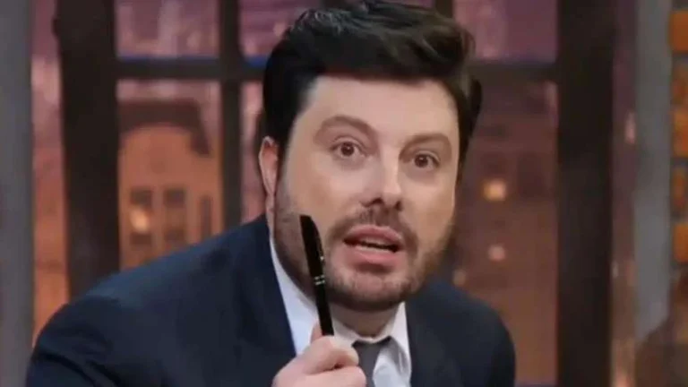 Danilo Gentili responde com ironia após xingamento nas redes