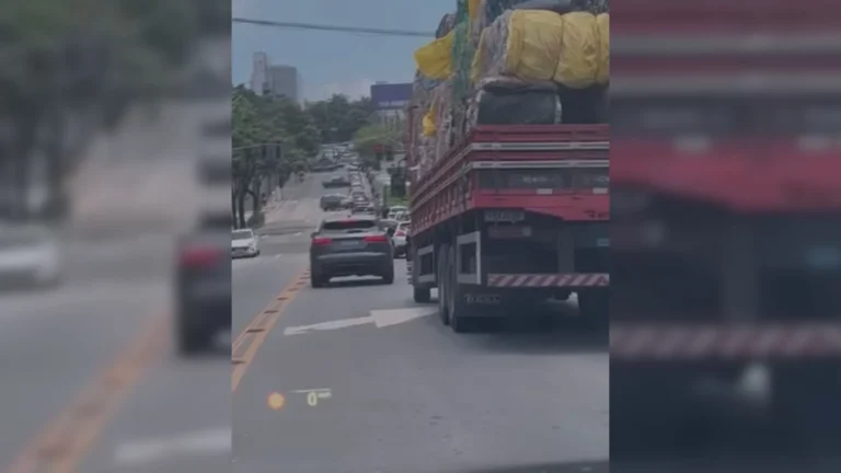 PMs trocam tiros com suspeitos de assaltar farmácia no Morumbi, em SP