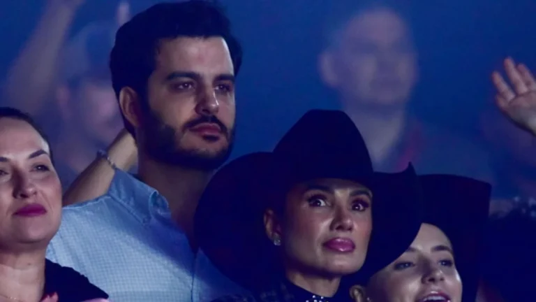 Novo affair? Paula Fernandes é flagrada com moreno misterioso; veja fotos
