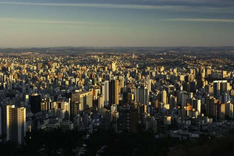 Belo Horizonte deve ter semana marcada por chuvas frequentes