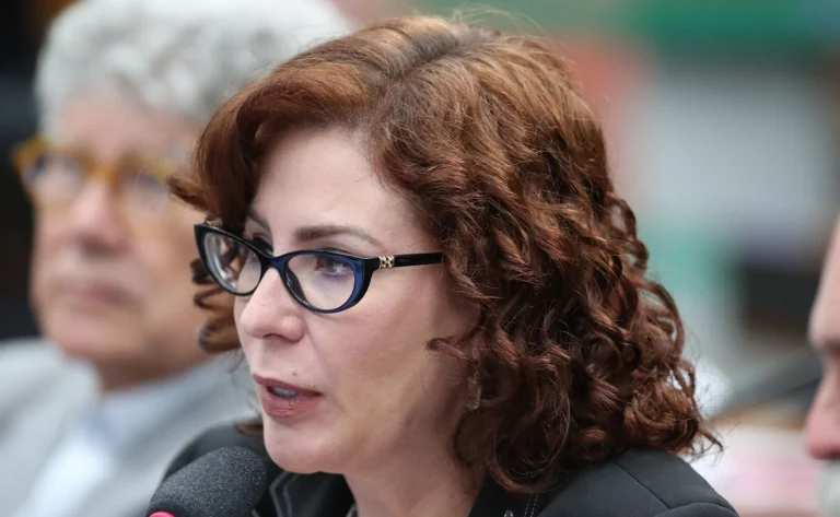 Análise: STF acredita que extradição de Zambelli é questão de tempo