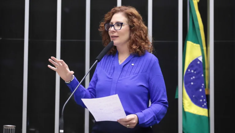 “Renúncia ajuda Zambelli em processo na Itália”, diz advogado