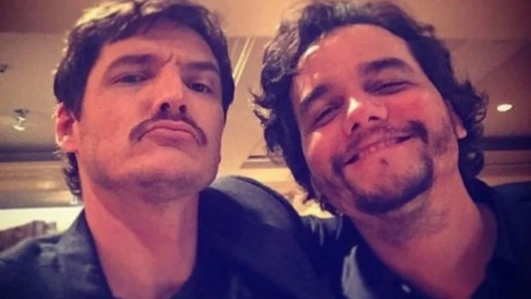 Pedro Pascal celebra indicação de Wagner Moura no Globo de Ouro