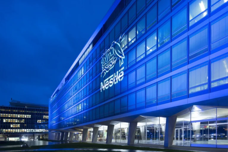 Nestlé inicia recolhimento de fórmulas infantis por risco de contaminação