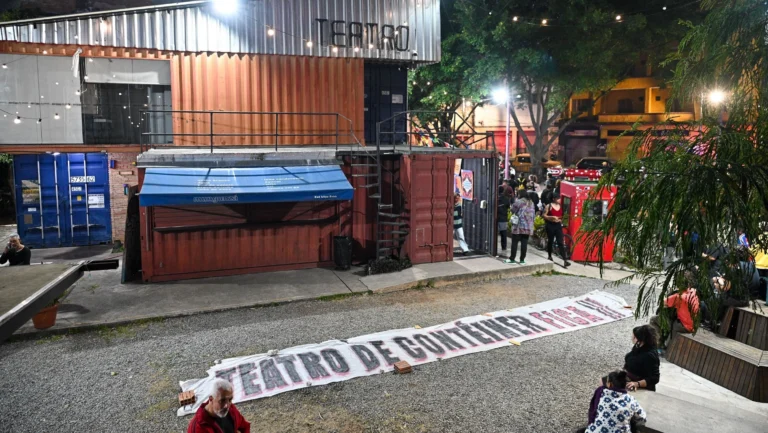 “Gato” no Teatro Contêiner: Prefeitura de SP, Sabesp e Enel registram B.O
