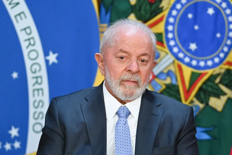 Lula volta a Brasília em meio à crise internacional após captura de Maduro