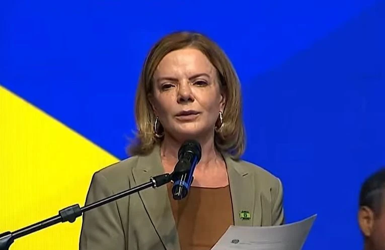 Gleisi defende integrantes do governo no “front de batalha” nas eleições