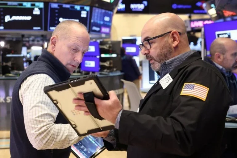 Wall Street sobe após Trump anunciar acordo sobre Groenlândia