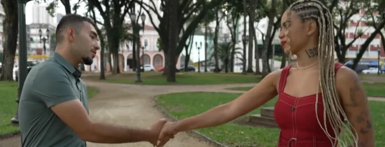 Jovem que ficou perdido em montanha reencontra amiga, mas corta laços