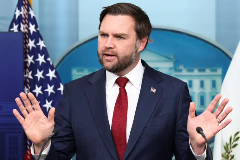 Vice-presidente dos EUA compara economia americana ao Titanic