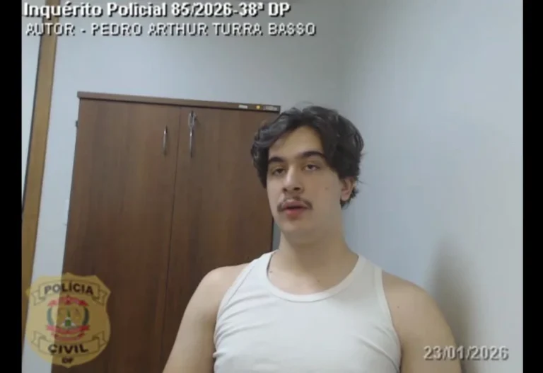 Briga por chiclete: Minha intenção não foi machucar, e sim apartar, diz piloto preso em flagrante; veja VÍDEO do depoimento
