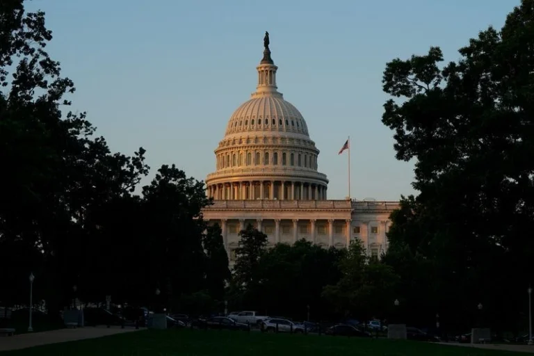 Democratas acusam a administração Trump de mentir para o Congresso