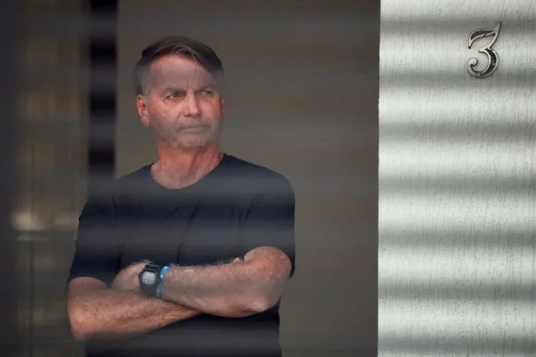 Genial/Quaest: 56% da população avalia que prisão enfraquece Bolsonaro