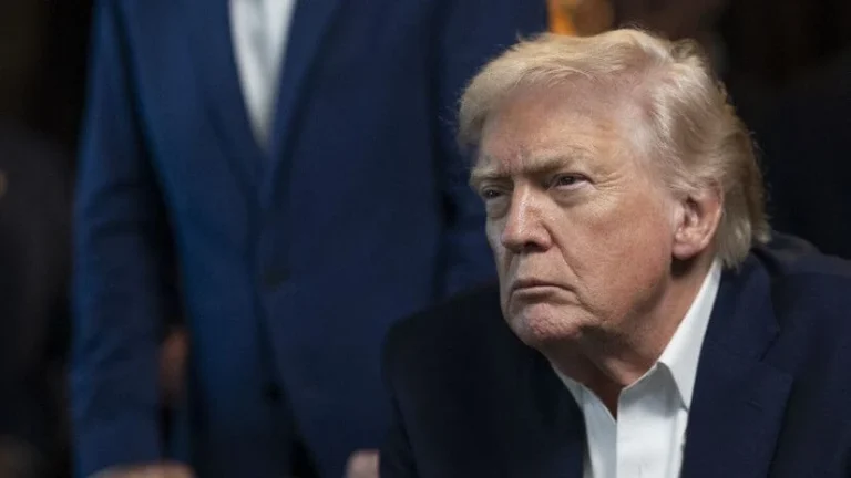 Trump monitora situação no Irã e mantém “todas as opções na mesa”