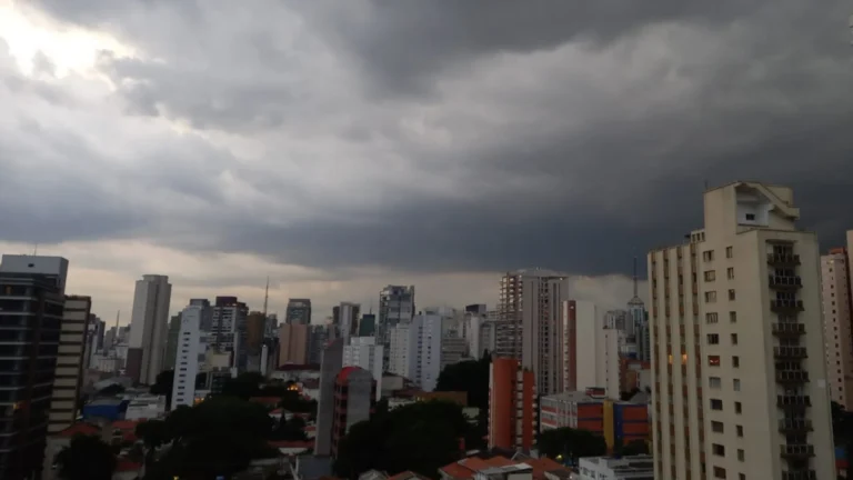 Alerta severo é emitido para chuvas na zona central e sul de São Paulo