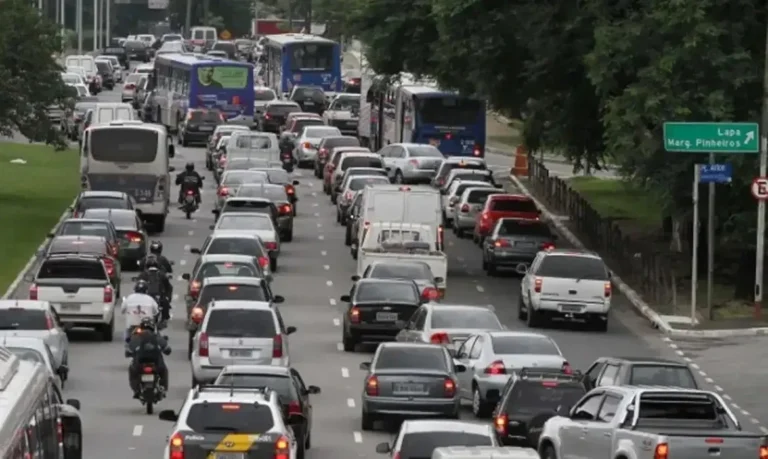 SP: capital bate recorde de congestionamento do ano nesta terça-feira (10)