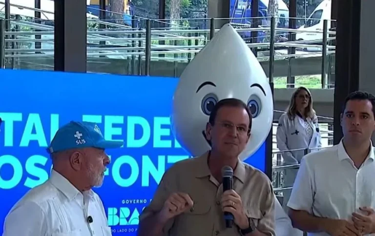 Paes atribui evento com Lula no Carnaval à saída do cargo em março