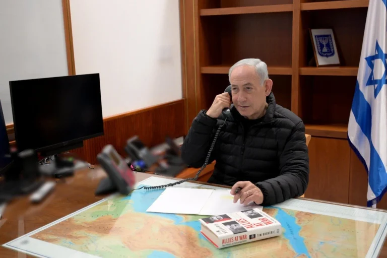 Netanyahu conversa com Trump por telefone sobre conflito no Irã