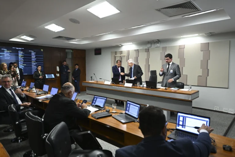 Comissão aprova acordo Mercosul-UE; texto segue para plenário da Câmara