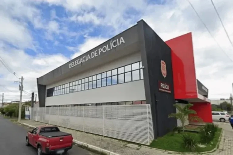Muy amigo: homem é morto com golpes de espeto de churrasco no interior