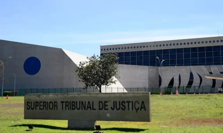 STJ autoriza saída de preso para realizar teste e descobrir pai biológico