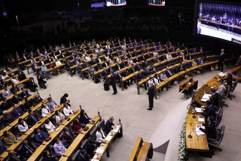 Congresso vê maioria para derrubar veto da dosimetria, diz pesquisa