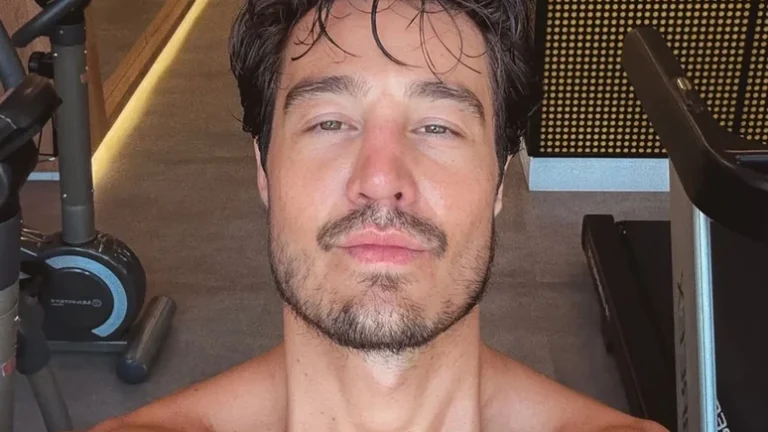Tiago Iorc desabafa sobre sequelas e dores constantes após crise de hérnia na coluna