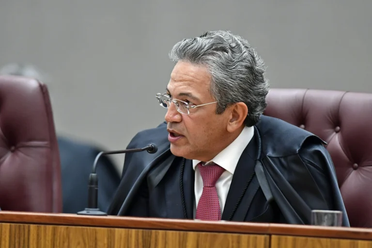 CNJ afasta desembargador de MT por suspeita de venda de sentenças