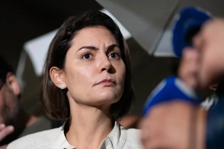 Michelle deve se reunir com Moraes sobre domiciliar de Bolsonaro