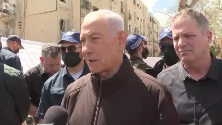 Netanyahu visita cidade alvo de ataque com mísseis do Irã