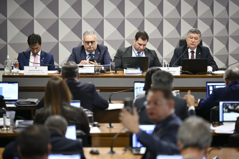 CPMI analisa convocar Campos Neto, Zettel e ex-namorada de Vorcaro