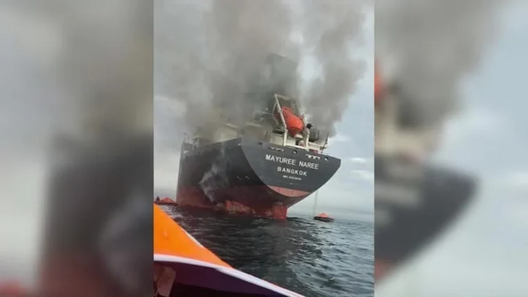 Três pessoas estão desaparecidas após explosão em navio no Oriente Médio