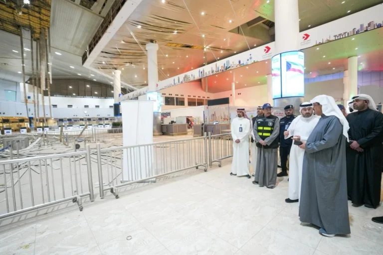 Aeroporto de Kuwait é atingido por vários drones, dizem autoridades
