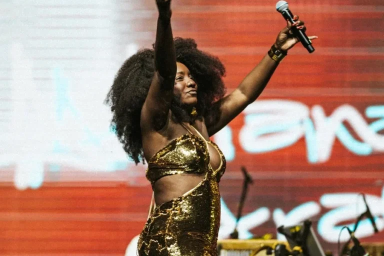 Morre a sambista Adriana Araújo, aos 49 anos