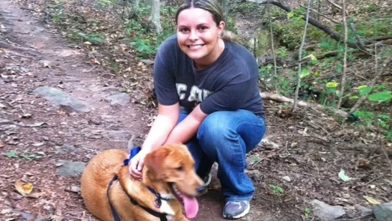 Graças ao seu cachorro, mulher descobre câncer de mama agressivo