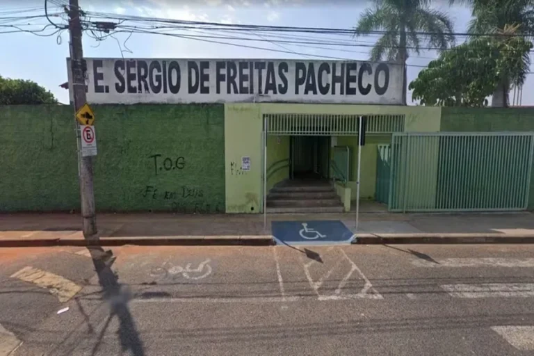 Estudante é esfaqueado por colega dentro de escola em Uberlândia (MG)