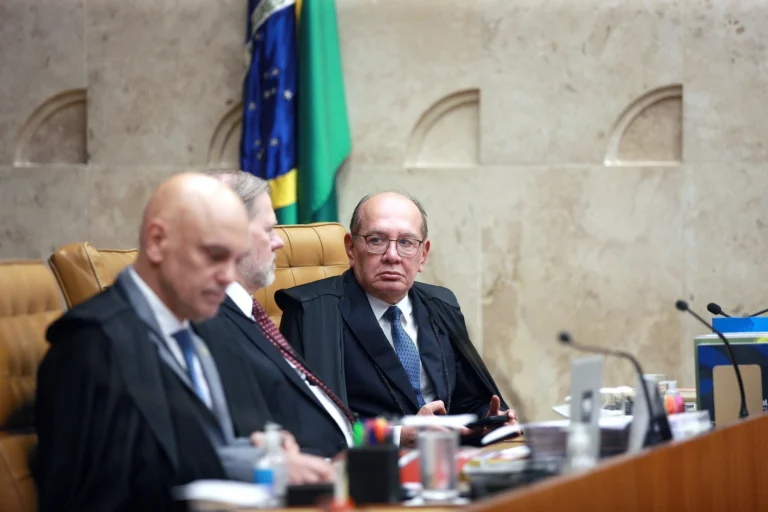 Gilmar defende Moraes e diz que Brasil “tem uma dívida” com o ministro