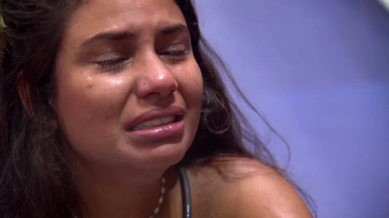 No BBB 26, Gabriela chora e é consolada por Chaiany: Posso pagar o preço